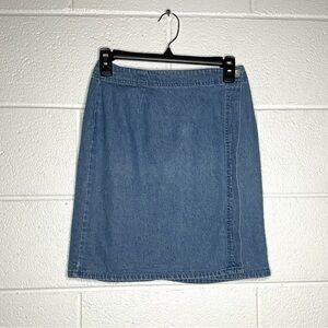 < Vintage Real Comfort Denim Mini Skirt Size 6 >